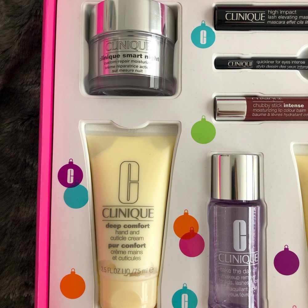 🎊Clinique Festive Favourites Set🎊 - Picture 4 of 7